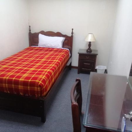 Hostal Victoria Кито Екстериор снимка
