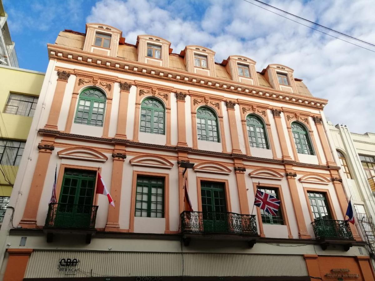 Hostal Victoria Кито Екстериор снимка