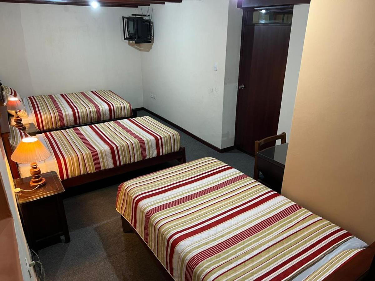 Hostal Victoria Кито Екстериор снимка