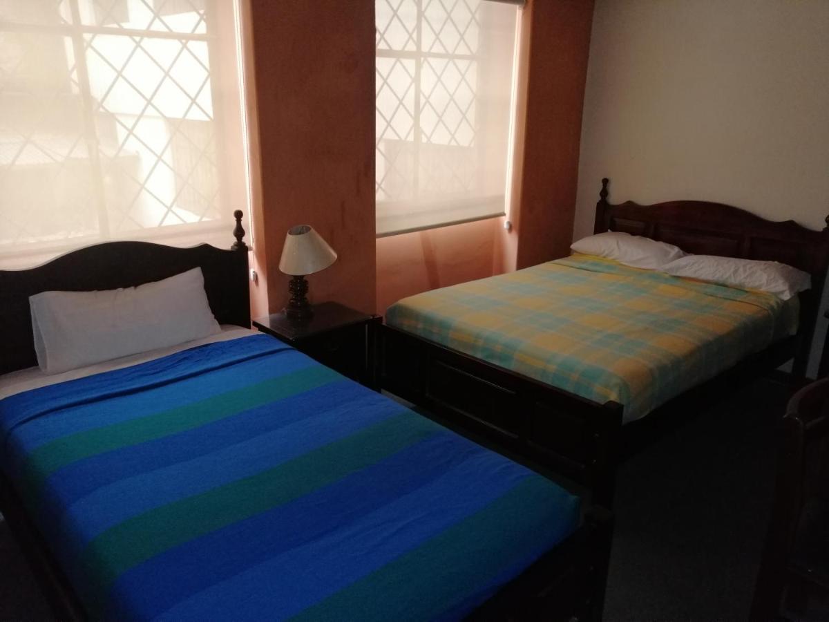 Hostal Victoria Кито Екстериор снимка
