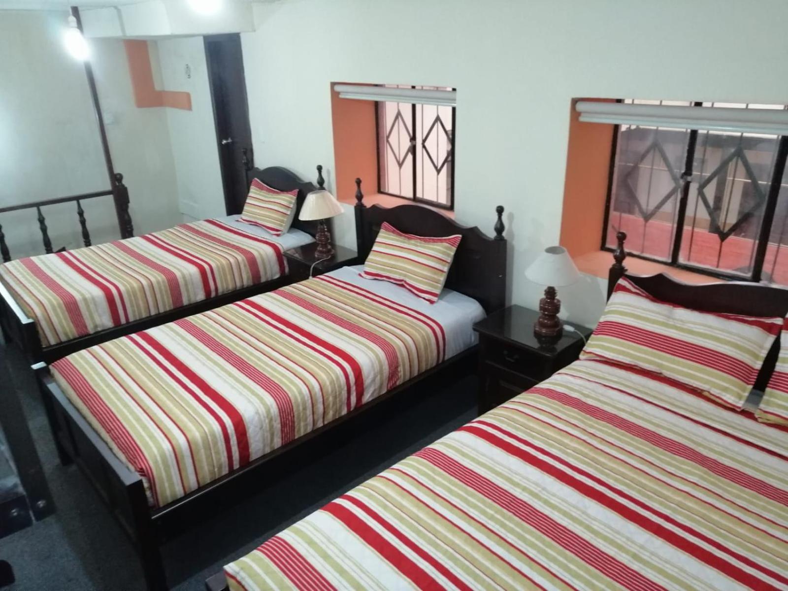 Hostal Victoria Кито Екстериор снимка