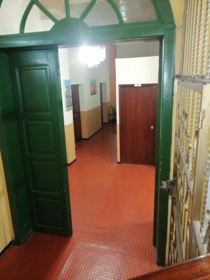 Hostal Victoria Кито Екстериор снимка