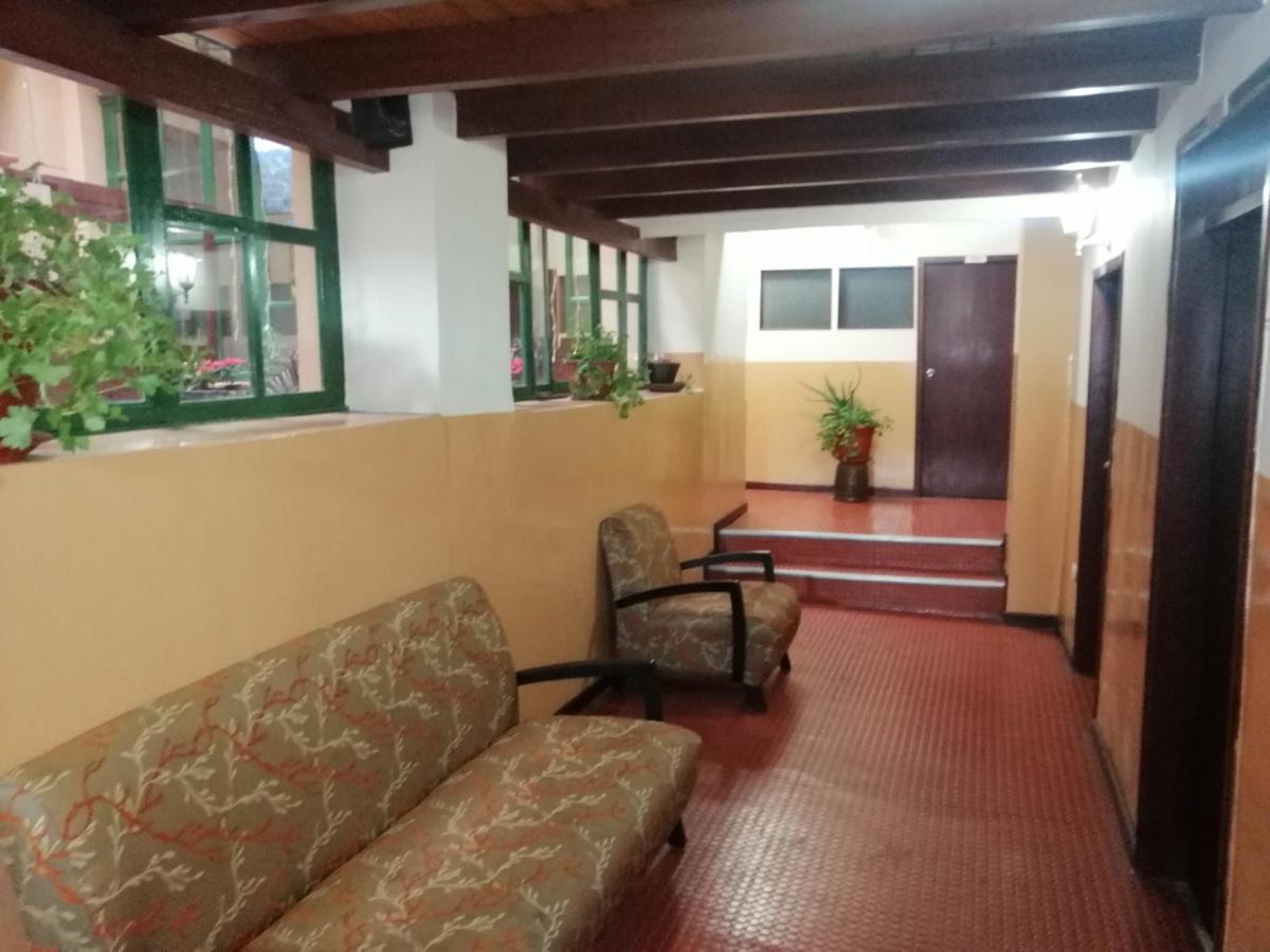 Hostal Victoria Кито Екстериор снимка