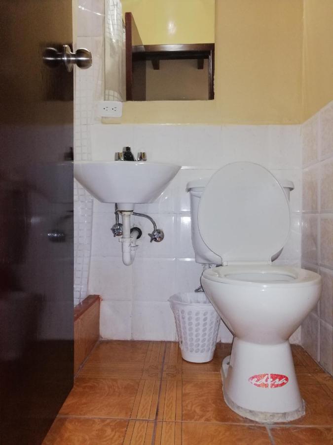 Hostal Victoria Кито Екстериор снимка