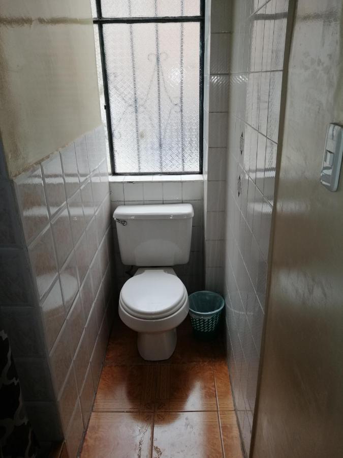Hostal Victoria Кито Екстериор снимка