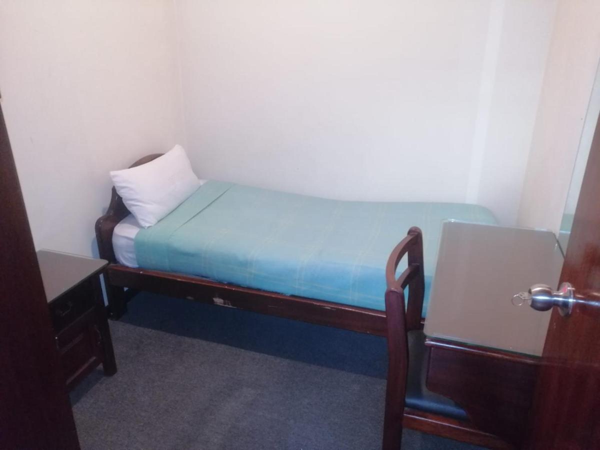 Hostal Victoria Кито Екстериор снимка