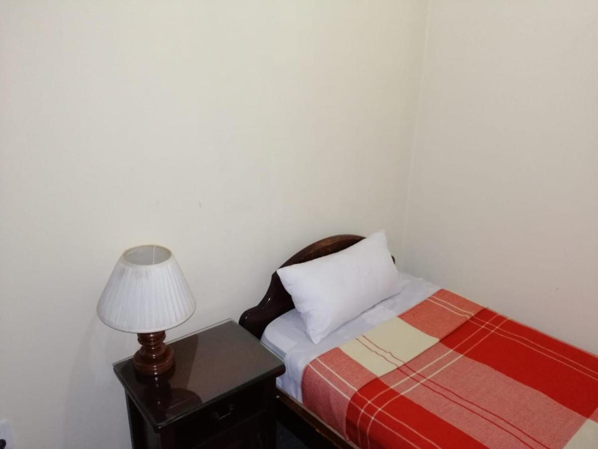 Hostal Victoria Кито Екстериор снимка